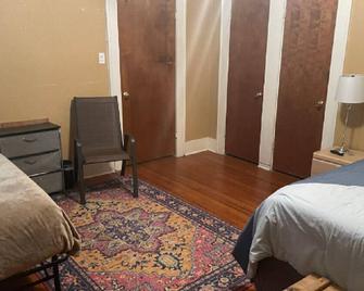 Rental Unit Close To Nasa And Kemah Boardwalk - La Marque - Bedroom