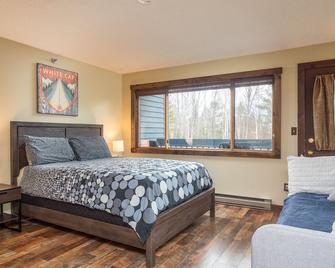 Brookside II A-215 | 0 Bed, 1 Bath - Newry - Habitación