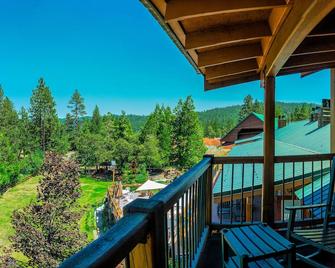 Callahan's Mountain Lodge - Ashland - Balcony