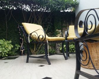 Raha Leo Inn - Arusha - Patio