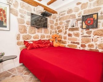 Cozy Stay in Kotors Old Town - Kotor - Bedroom