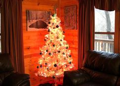 The Luxury Cabin In The Woods - Catlettsburg - Living room