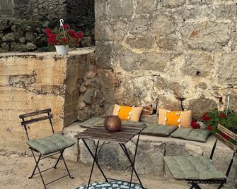 Rustic Mediterranean boutique house Cherryville - Kotor - Pati