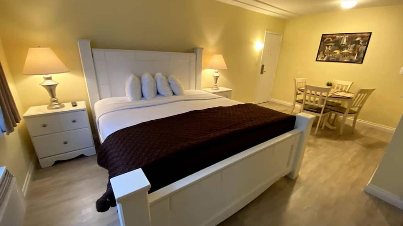 Hollywood Celebrity Hotel