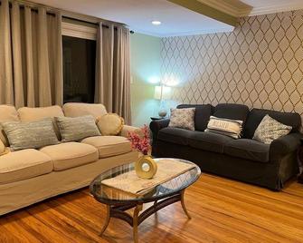Safest Place To Enjoy & Relax! - Danville - Living room