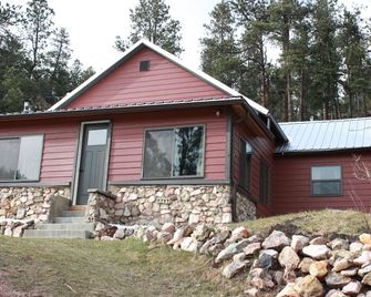 Just 15 min from Mount Rushmore !!! - Keystone - Building