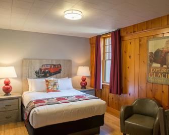 Hotel Rising Sun Motor Inn - East Glacier Park - Bedroom