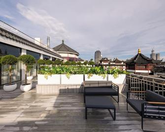 Shanghai Autoongo Bund Hotel - Shanghai - Balcony