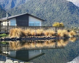 Glacier Lake House - Franz Josef Glacier