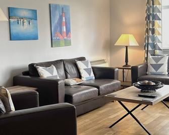 No2 The Links Apartment, Brora - Brora - Living room