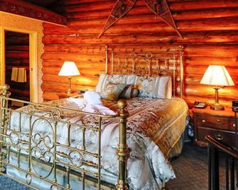 A Cabin on the Cliff - Seward