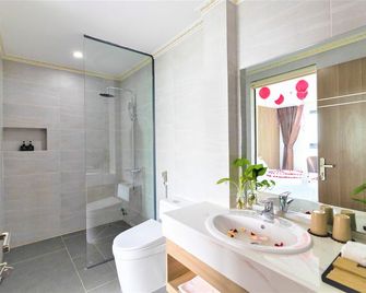 Pearl Beach Hotel Quy Nhon - Qui Nhon - Bathroom