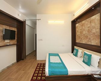OYO 9853 Hotel Haveli Inn - Jodhpur - Bedroom