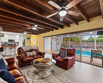 Singer Island pool home - Palm Beach Shores - Salon