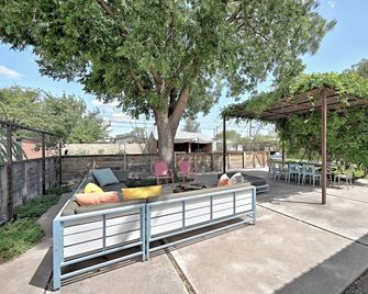 Rock City House at Corte del Norte - Marfa - Patio