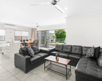 Blue Lagoon Villa A - Trinity Beach - Huiskamer