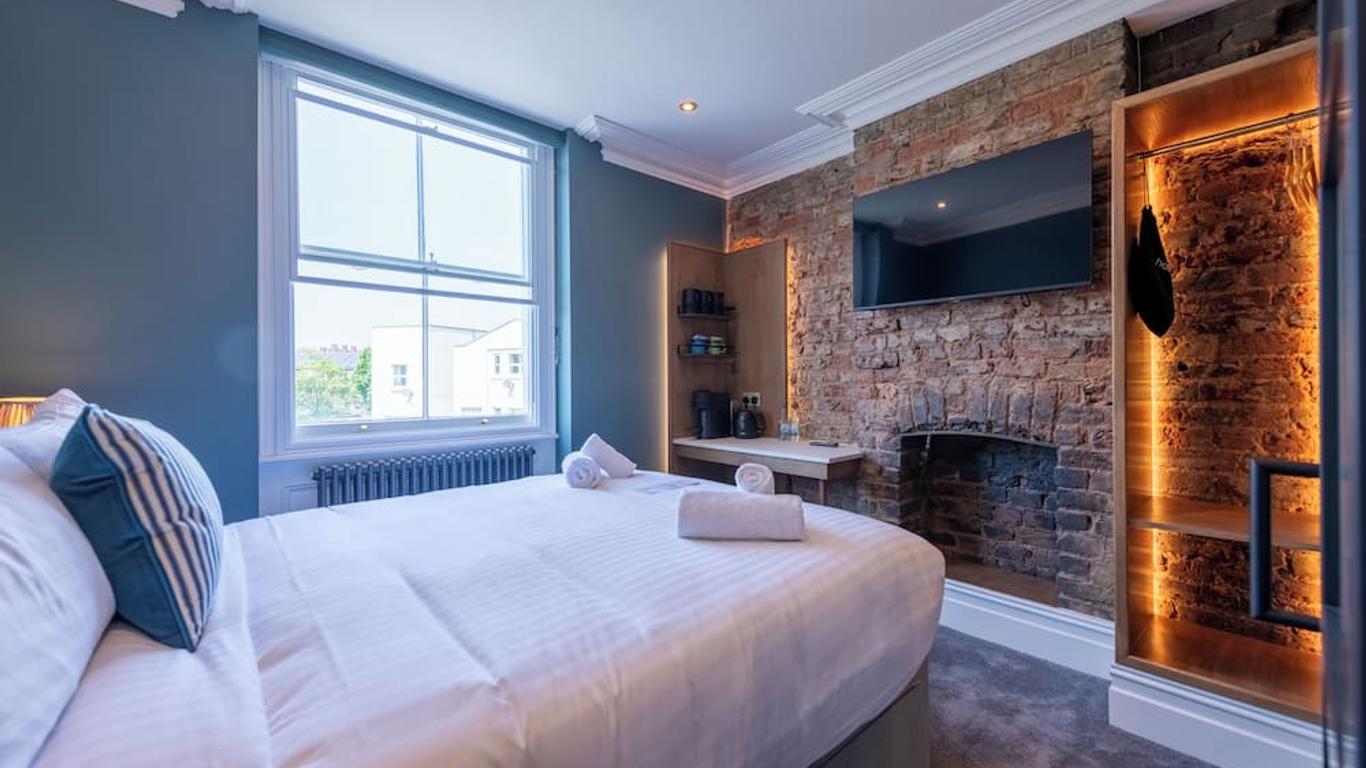 The Crown Pub & Guesthouse
