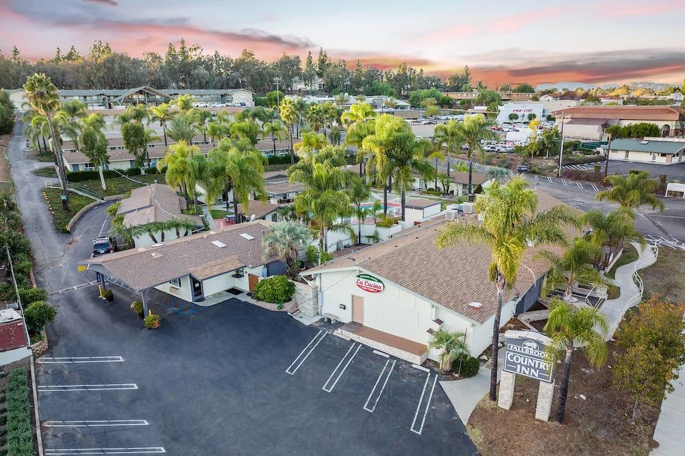 Fallbrook Country Inn - Fallbrook - Outdoor view