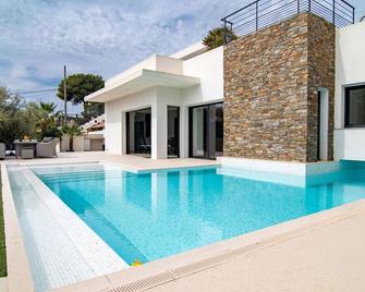 Apartment L'Espelido-4 by Interhome - Saint-Aygulf - Piscine