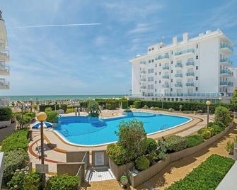 Relaxing Sea View - Lido di Jesolo - Басейн