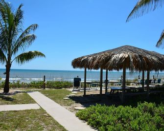 Oceanfront Sea Scape Motel - Indialantic