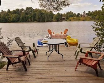 Magnifique updated lakefront chalet (CITQ #300310) - Saint-André-Avellin - Patio