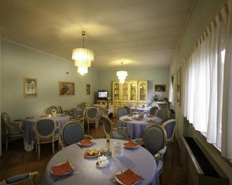 Hotel Nastro Azzurro - Monguzzo - Restaurante