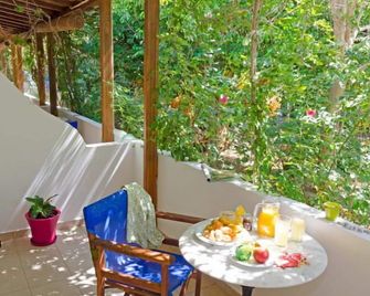 Gerani Studios - Livadia - Balcón