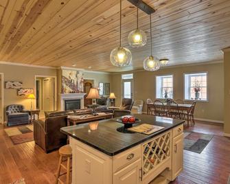 Cheerful Tiffin Digs in the Heart of Downtown - Tiffin - Eetruimte