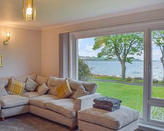Refurbished in 2022, this is a fantastic Island break situated only yards from the waters edge. - Isle of Bute - Living room