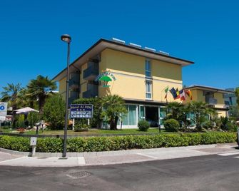 Hotel Ai Pini - Grado - Edificio