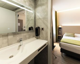 Hotel Cheval De Bronze - Ремірмон