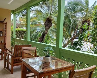 Studio Macao 2 Minutes From Orient Bay Beach - Lower Prince’s Quarter - Varanda