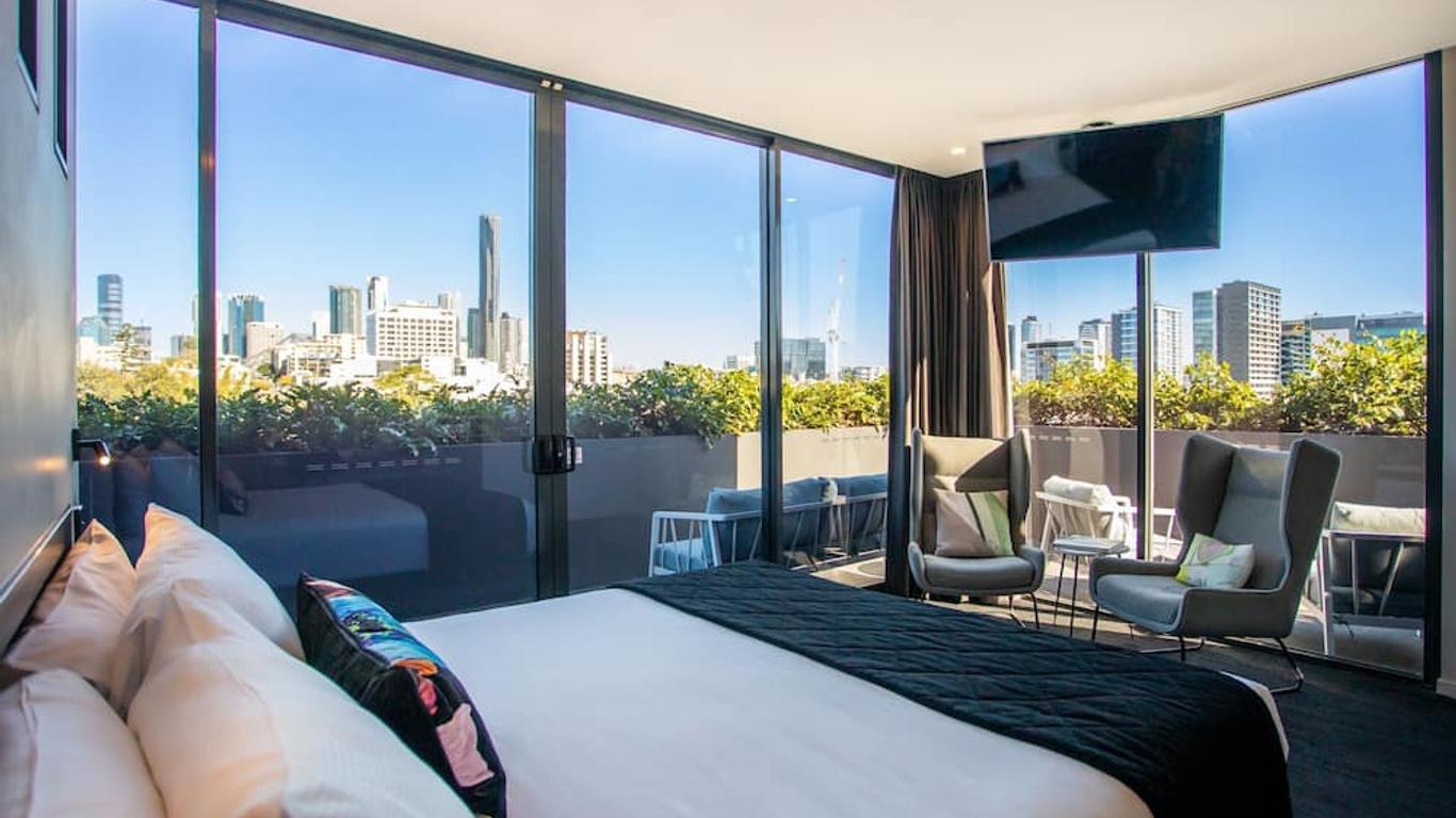 سيج هوتل جيمس ستريت