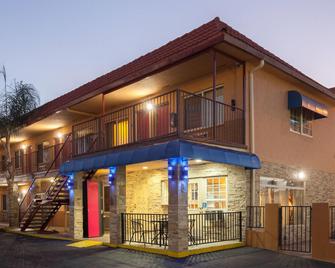 Travelodge by Wyndham El Cajon - El Cajon - Edifício