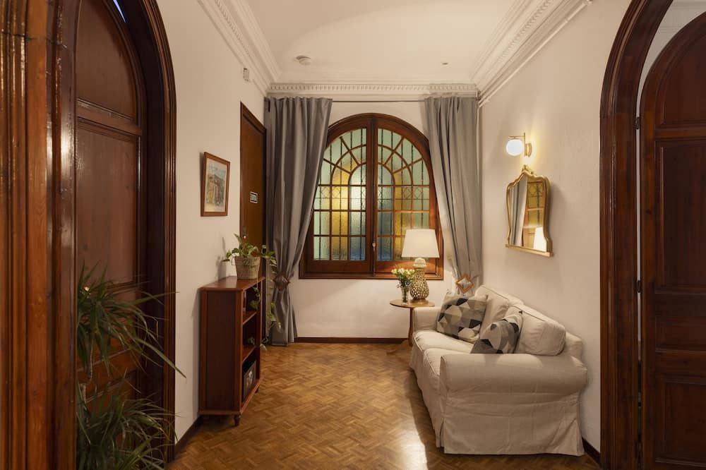 آليز جيست هاوس بارثيلونا بد آند بريكفاست