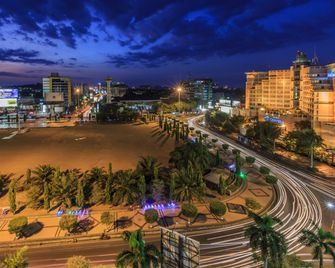 Holiday Inn Express Semarang Simpang Lima By IHG - סמראנג - נוף חיצוני