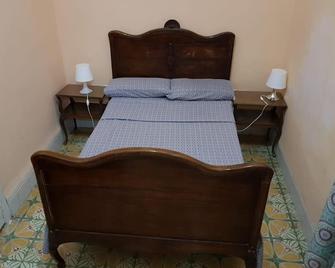 Casa Colonial Asturias - Havana - Bedroom