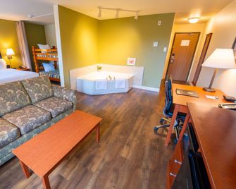 Super 8 by Wyndham Amherst NS - Amherst - Obývací pokoj