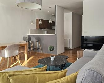 Novel Inn - Belgrade - Living room