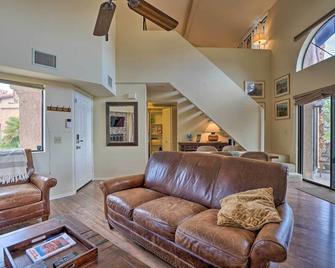 Borrego Springs Retreat with Grill and Patio! - Borrego Springs - Living room