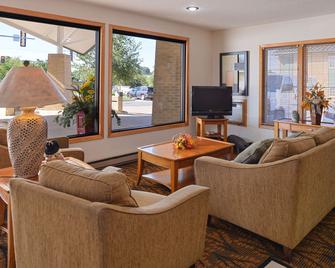 Americas Best Value Inn & Suites Atlantic - Atlantic - Wohnzimmer