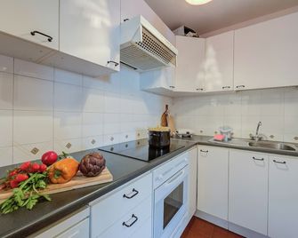 Le Meublé (between City Center & Skiing) - Bardonecchia - Cocina