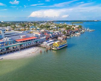 Tropic Terrace #18 - Beachfront Resort - Treasure Island - Spiaggia