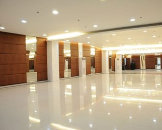 Dreamwave Hotel Santiago City - Santiago - Lobby