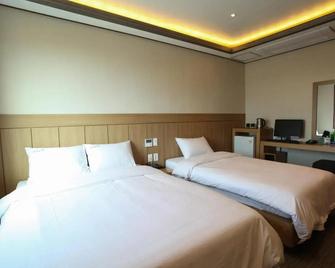 Hotel W Topdong - Jeju City - Bedroom