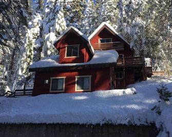 Skyline Retreat - Yosemite West - Building