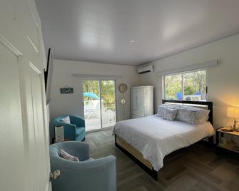 Romantic Contemporary House with Private pool - 5 min from the beach! - Guardia - Bedroom