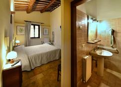 Agriturismo Sasso Rosso - Assisi - Camera da letto