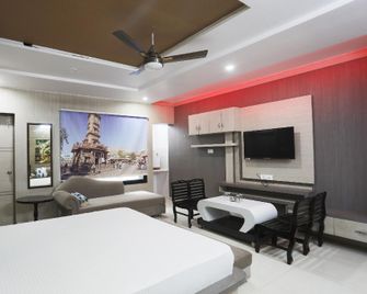 Spot On 46912 Hotel Sundaram - Dhaulpur - Habitación